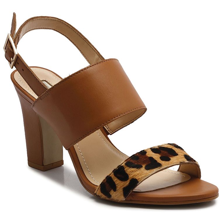 sandalia com estampa de onça