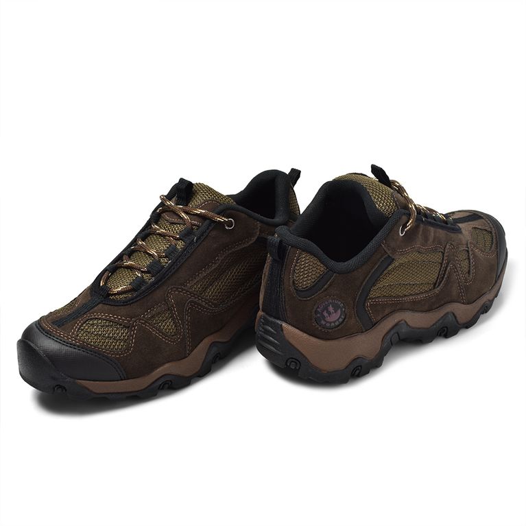 tenis marrom camurça